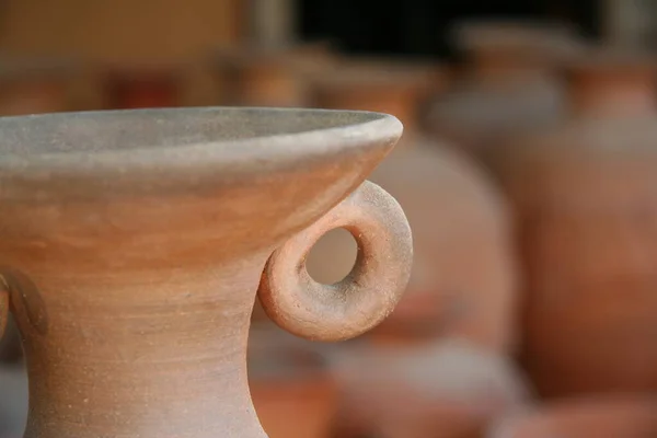 Tacâmuri Thailandeze Sculptate Manual Vase Aranjate Într Model Artă Thailandeză — Fotografie, imagine de stoc