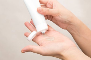 Coronavirüs 'e karşı el dezenfektanı jeli