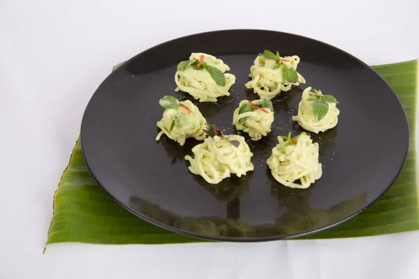 Grünes Curryhuhn Mit Thailändischem Reisvermicelli Thailändische Küche — Stockfoto