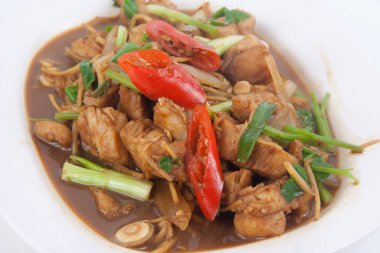 Zencefilli tavuk, Tayland usulü tavuk.