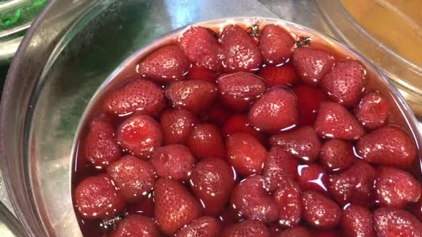 Postres, hielo afeitado. Comida tailandesa. — Vídeo de stock