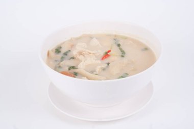 Tavuklu hindistan cevizi sütü çorbası.