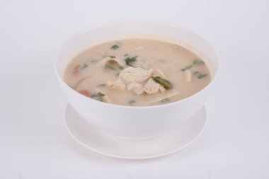 Tavuklu hindistan cevizi sütü çorbası.