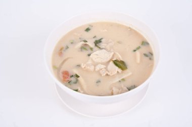 Tavuklu hindistan cevizi sütü çorbası.