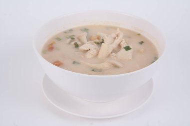 Tavuklu hindistan cevizi sütü çorbası.