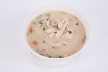 Tavuklu hindistan cevizi sütü çorbası.