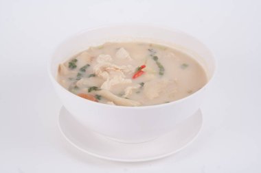 Tavuklu hindistan cevizi sütü çorbası.