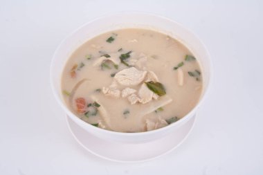 Tavuklu hindistan cevizi sütü çorbası.