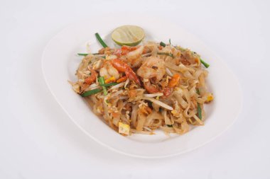 Beyaz arka planda karides lokantası Thai