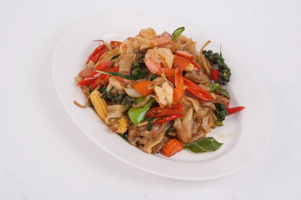 Fideos Picantes Fritos Con Gambas Hojas Albahaca Sagradas — Foto de Stock