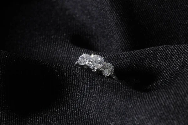 Smycken Diamant Ring Svart Bakgrund — Stockfoto