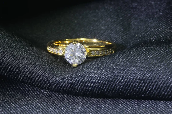 Χρυσή Βέρα Διαμάντι — Φωτογραφία Αρχείου
