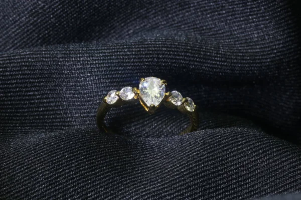 Anillo Boda Oro Con Diamante —  Fotos de Stock