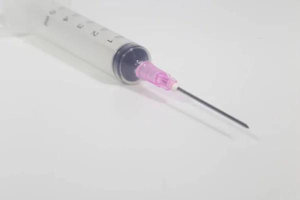 Prázdná Injekční Stříkačka Detailně Izolovaná Bílém Pozadí — Stock fotografie