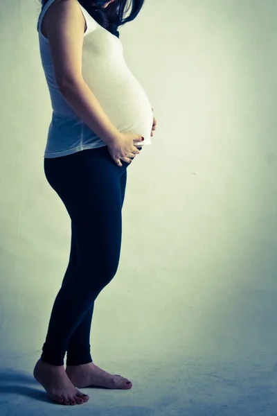 Közelről Egy Aranyos Terhes Has — Stock Fotó