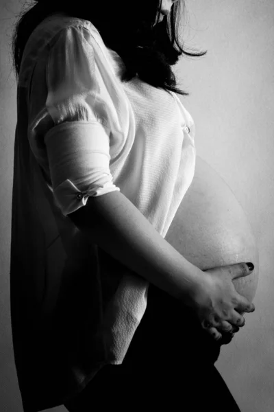 Közelről Egy Aranyos Terhes Has — Stock Fotó
