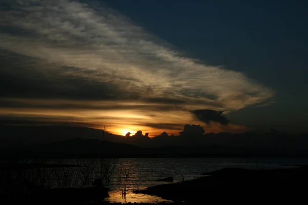 Pôr Sol Sobre Lago Parque Nacional Bela Paisagem Floresta Tropical — Fotografia de Stock