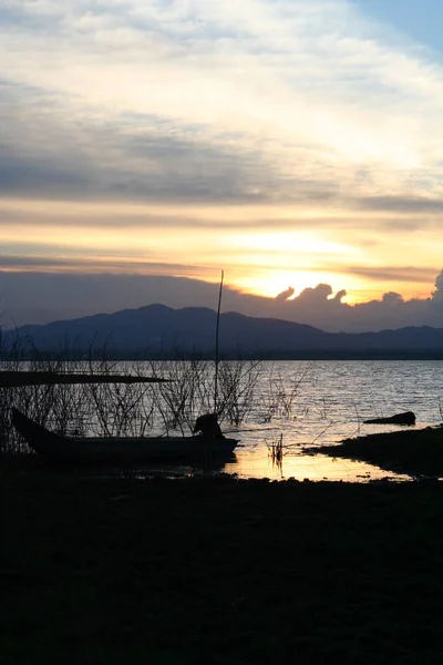 Pôr Sol Sobre Lago Parque Nacional Bela Paisagem Floresta Tropical — Fotografia de Stock