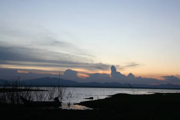 Sunset Lake Nation Park Beautiful Rainforest Landscape Fog Evening Thailand — Stock Photo, Image