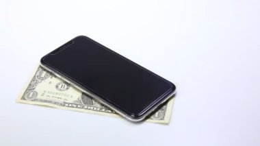 Cep telefonları ve beyaz banknotlar