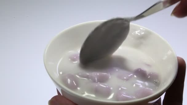 Taro Dumplings à la crème de noix de coco — Video