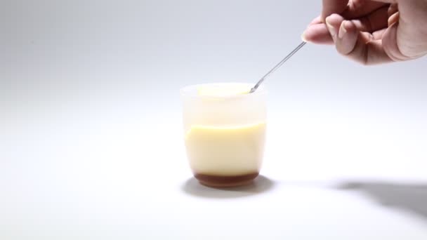 Vaniljpudding med mastix vanilj — Stockvideo