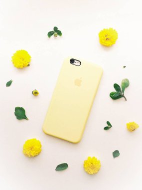 Sarı beyaz iPhone'da