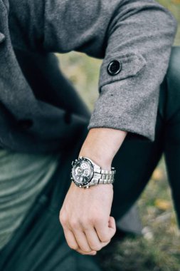 Adam izlemek ve ceket