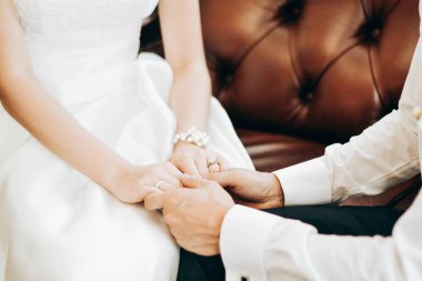 Aşk ve elleri sonsuza kadar