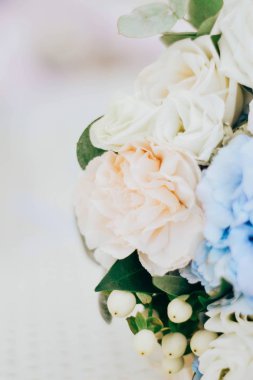 Hassas düğün düzenleme ve çilek