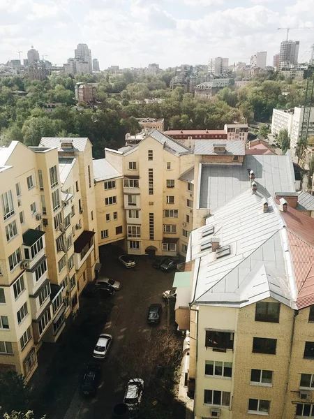 Evin penceresinden görünümü