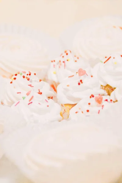 Bebeğin Doğum günü için krem kek