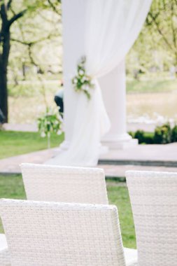 Düğün kemer ve sandalyeler