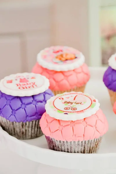 Cupcakes için kız Doğum günü