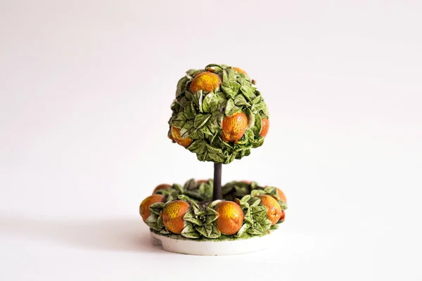 turuncu yeşil Yapay ağaç