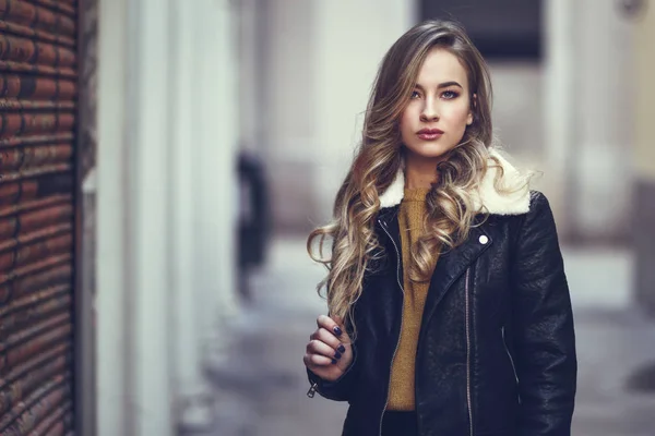 Blonde Woman Urban Background Beautiful Young Girl Wearing Black Leather — Stock Photo, Image