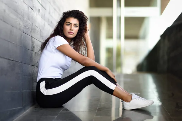African Woman Black Curly Hairstyle Sitting Urban Floor Arab Girl — Stock Photo, Image