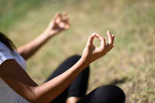 Young Woman Doing Yoga Grass Urban Park Female Wearing Sport — Stock Photo, Image