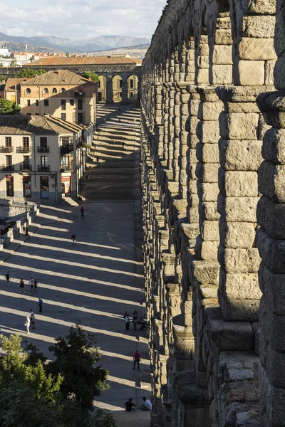 Vista Del Famoso Acueducto Segovia Con Hermosa Sombra Construcción Romana —  Fotos de Stock