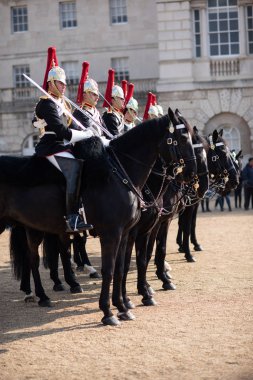 Queen's Guard March on Horses on the Streets of London, İngiltere