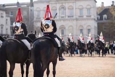 Queen's Guard March on Horses on the Streets of London, İngiltere