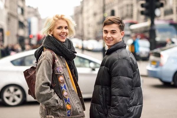 Happy couple by westminster bridge, River Thames, London. UK. — Stock Photo, Image