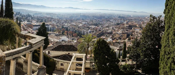 Panoraamanäkymät Granadan kaupunkiin — kuvapankkivalokuva