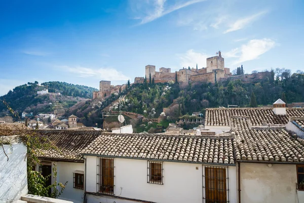 Vista de la Alhambra de Granada desde el Albaicín — Foto de Stock