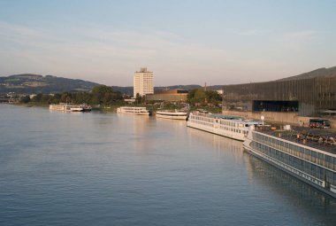 Linz, Avusturya Cruiseships ile nehir Tuna