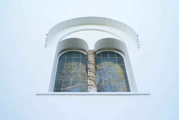 Hermosa Ventana Arqueada Villa San Michele Capri Con Bonito Reflejo —  Fotos de Stock