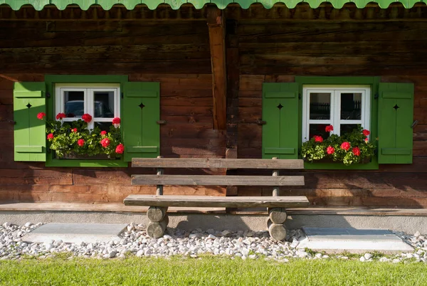 Banc Devant Une Maison Traditionnelle Bois Kaprun Salzbourg Autriche — Photo