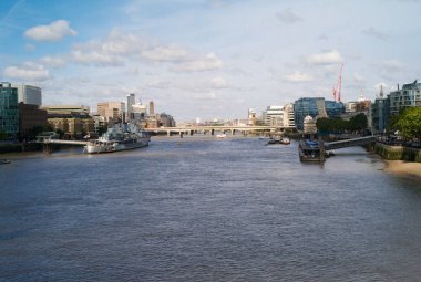 Hms Belfast ile şehir, Londra'da Thames Nehri