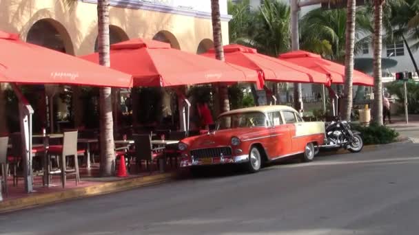 Miami Flórida Eua Circa Julho 2013 Orange Oldtimer Car Ocean — Vídeo de Stock