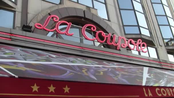 Paris France Circa July 2013 Neon Sign Entrance Famous Restaurant — ストック動画